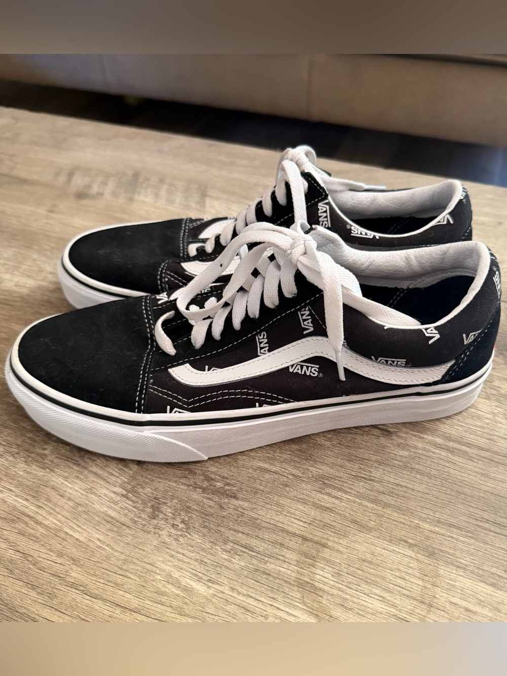 Vans Unisex Black & White Old Skool Sneakers